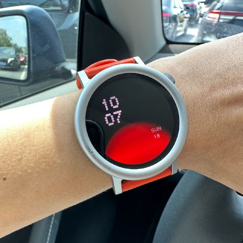 冲着好看入手了 CMF Watch， 还是为设计买单了